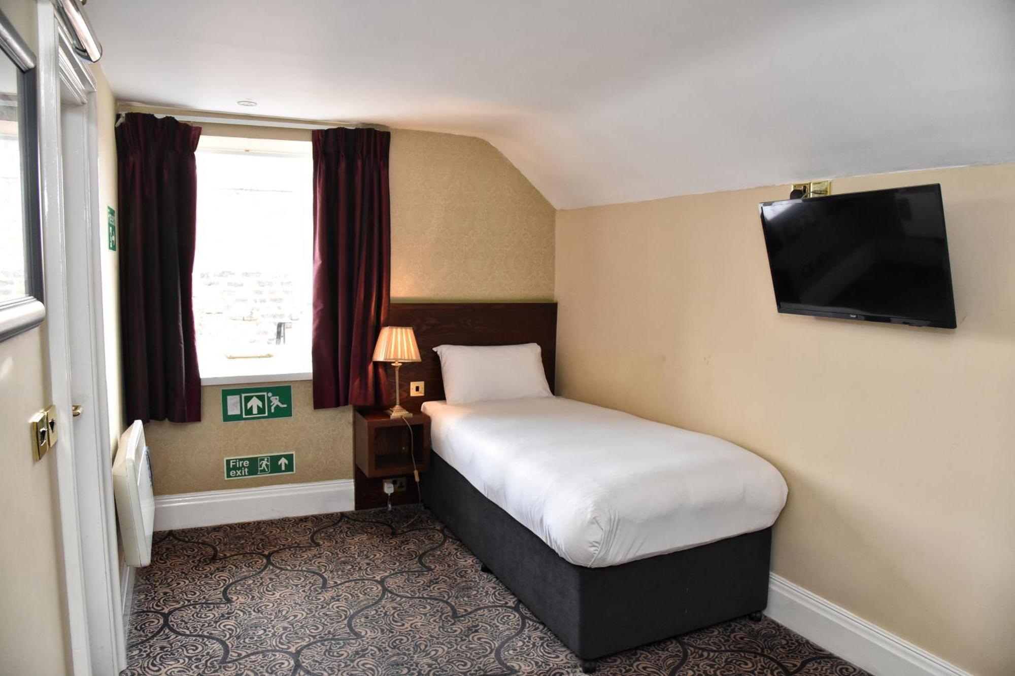 The Castle Hotel Wetherspoon Ruthin Buitenkant foto