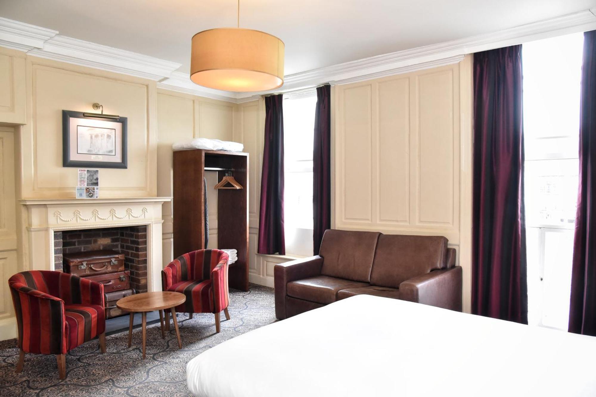 The Castle Hotel Wetherspoon Ruthin Buitenkant foto