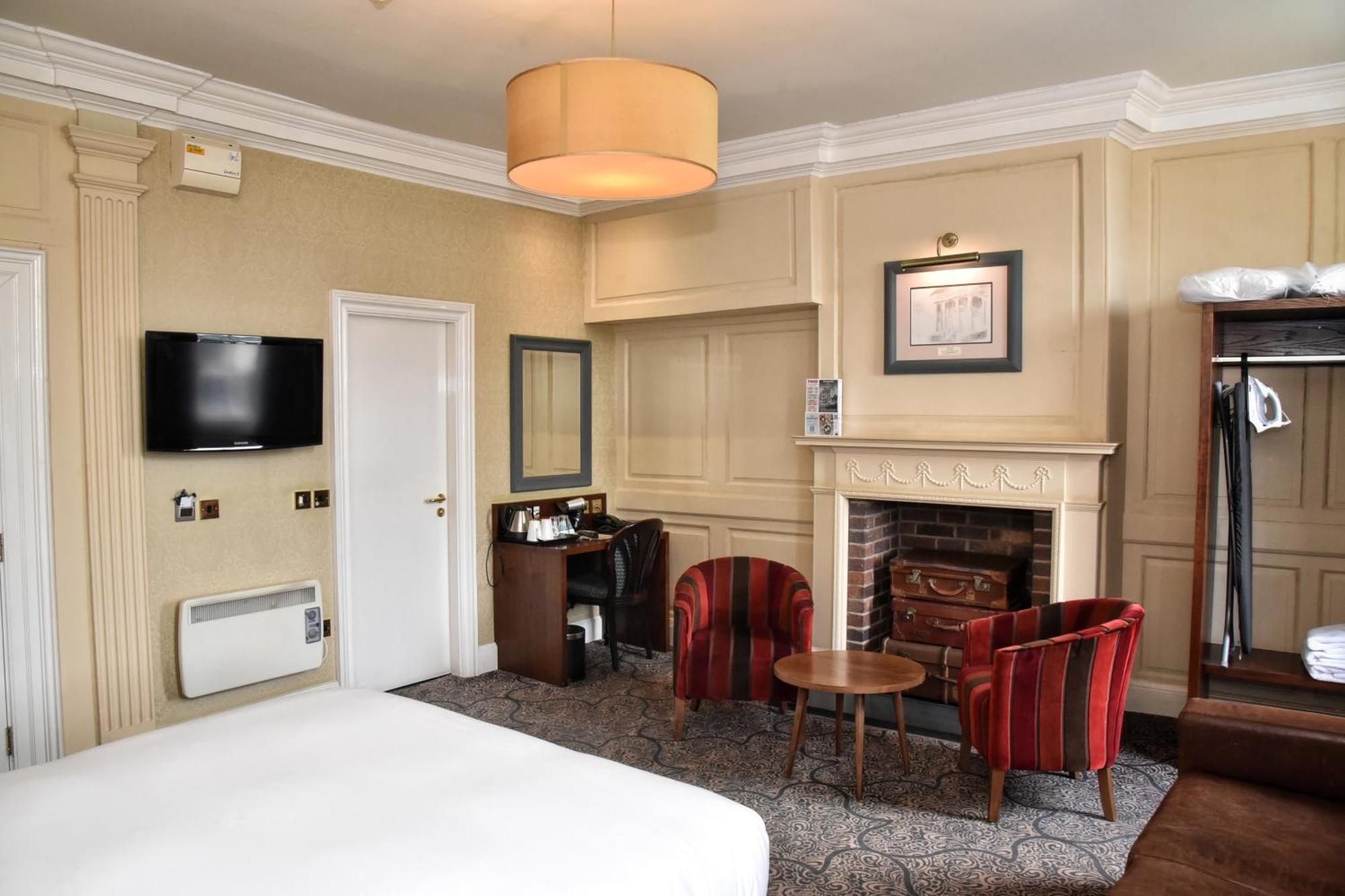 The Castle Hotel Wetherspoon Ruthin Buitenkant foto