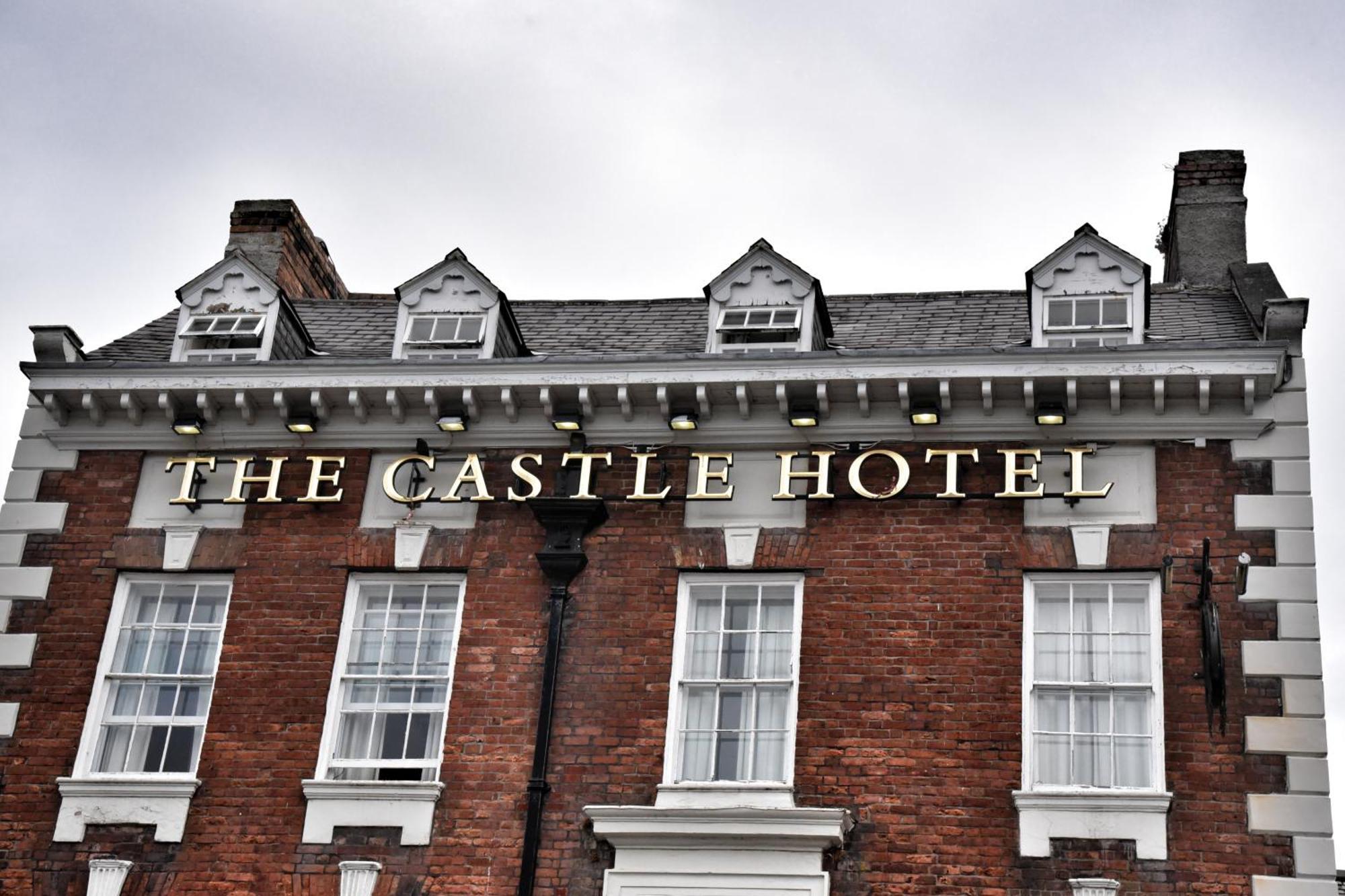 The Castle Hotel Wetherspoon Ruthin Buitenkant foto