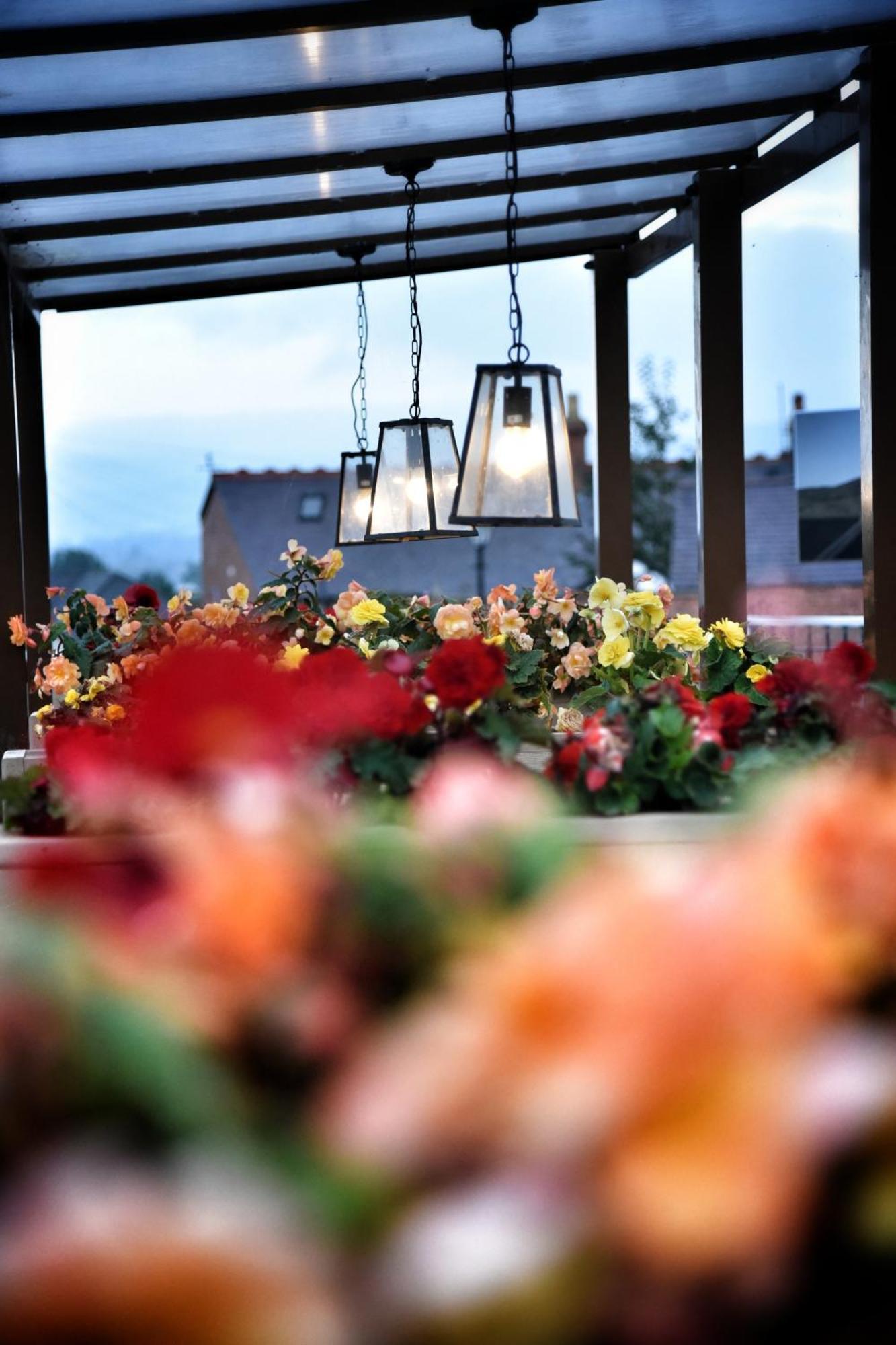 The Castle Hotel Wetherspoon Ruthin Buitenkant foto