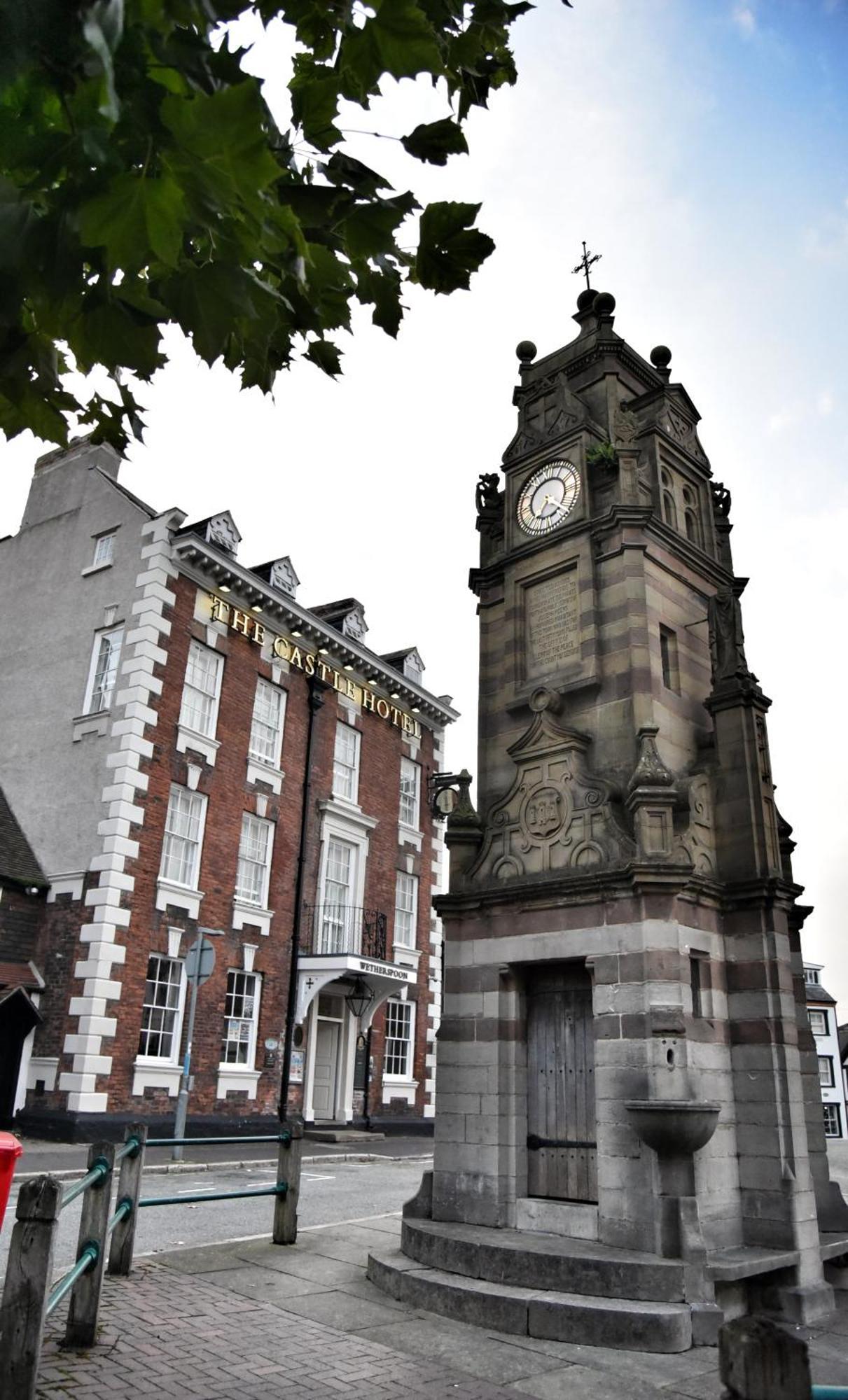 The Castle Hotel Wetherspoon Ruthin Buitenkant foto