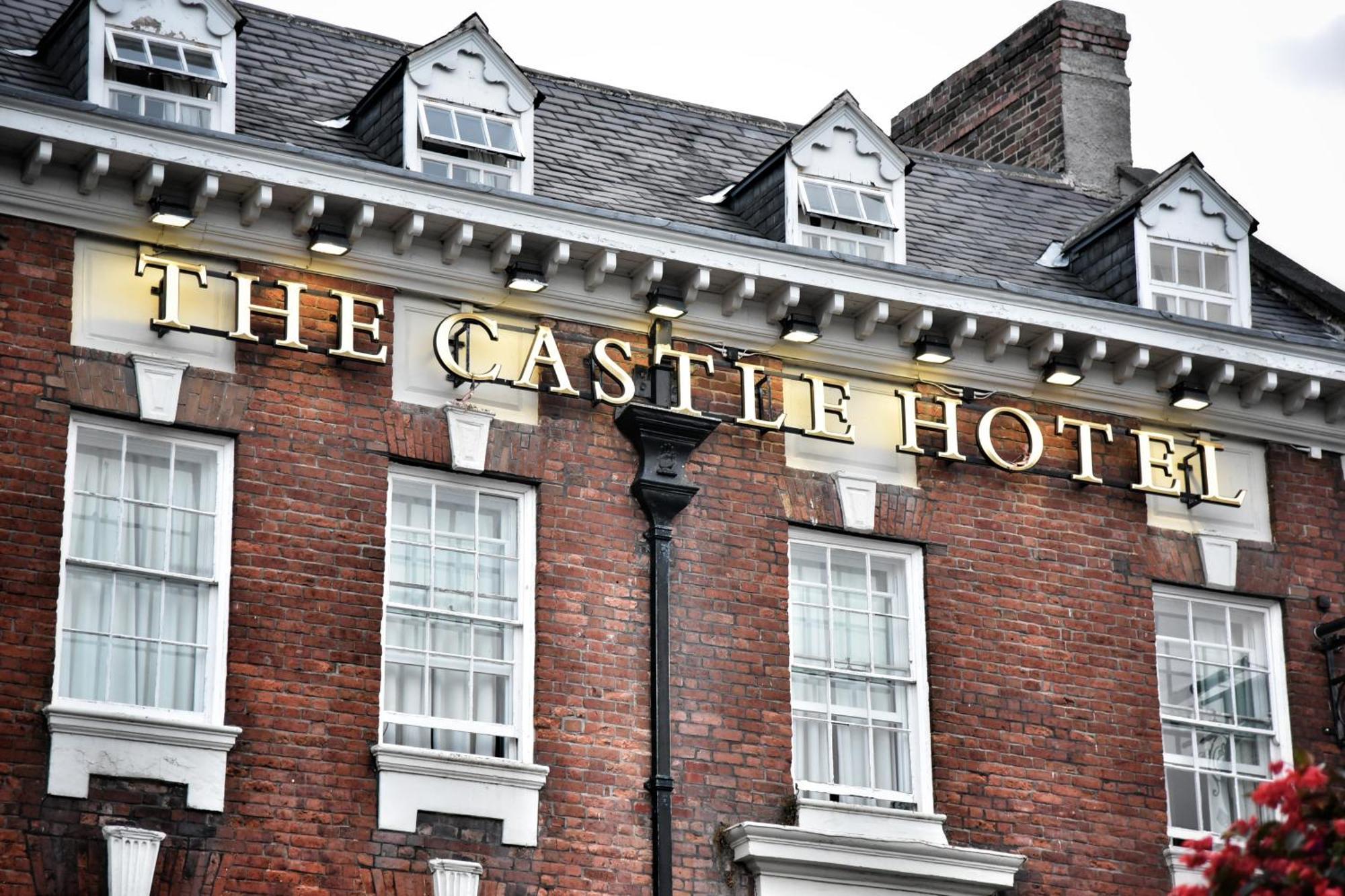 The Castle Hotel Wetherspoon Ruthin Buitenkant foto