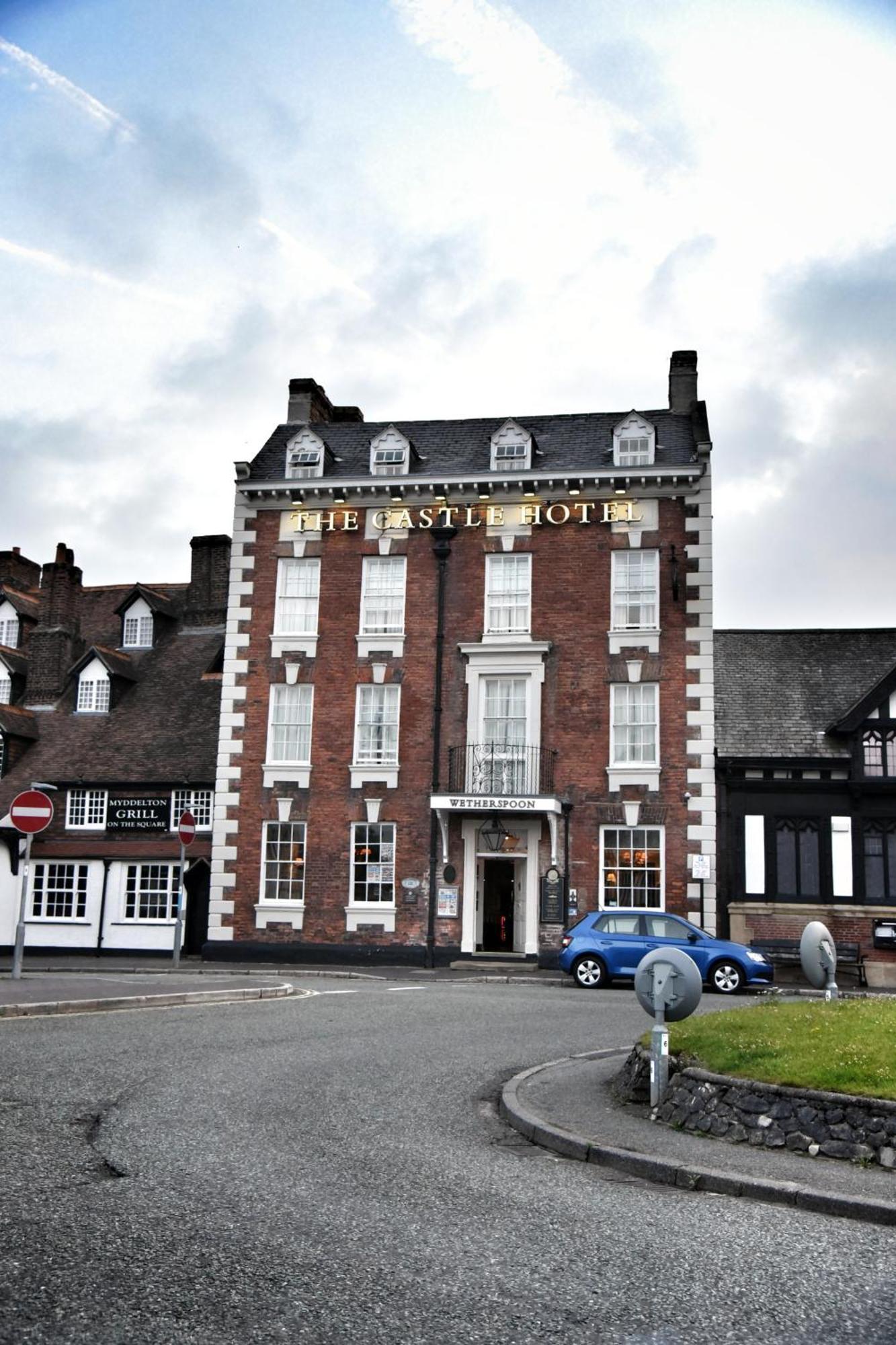 The Castle Hotel Wetherspoon Ruthin Buitenkant foto