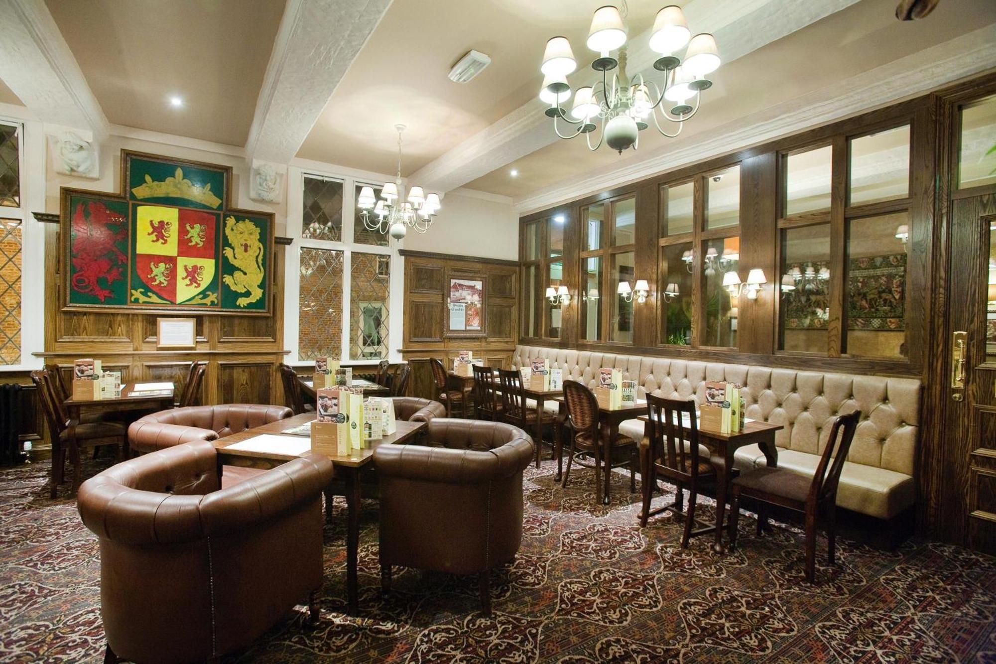 The Castle Hotel Wetherspoon Ruthin Buitenkant foto