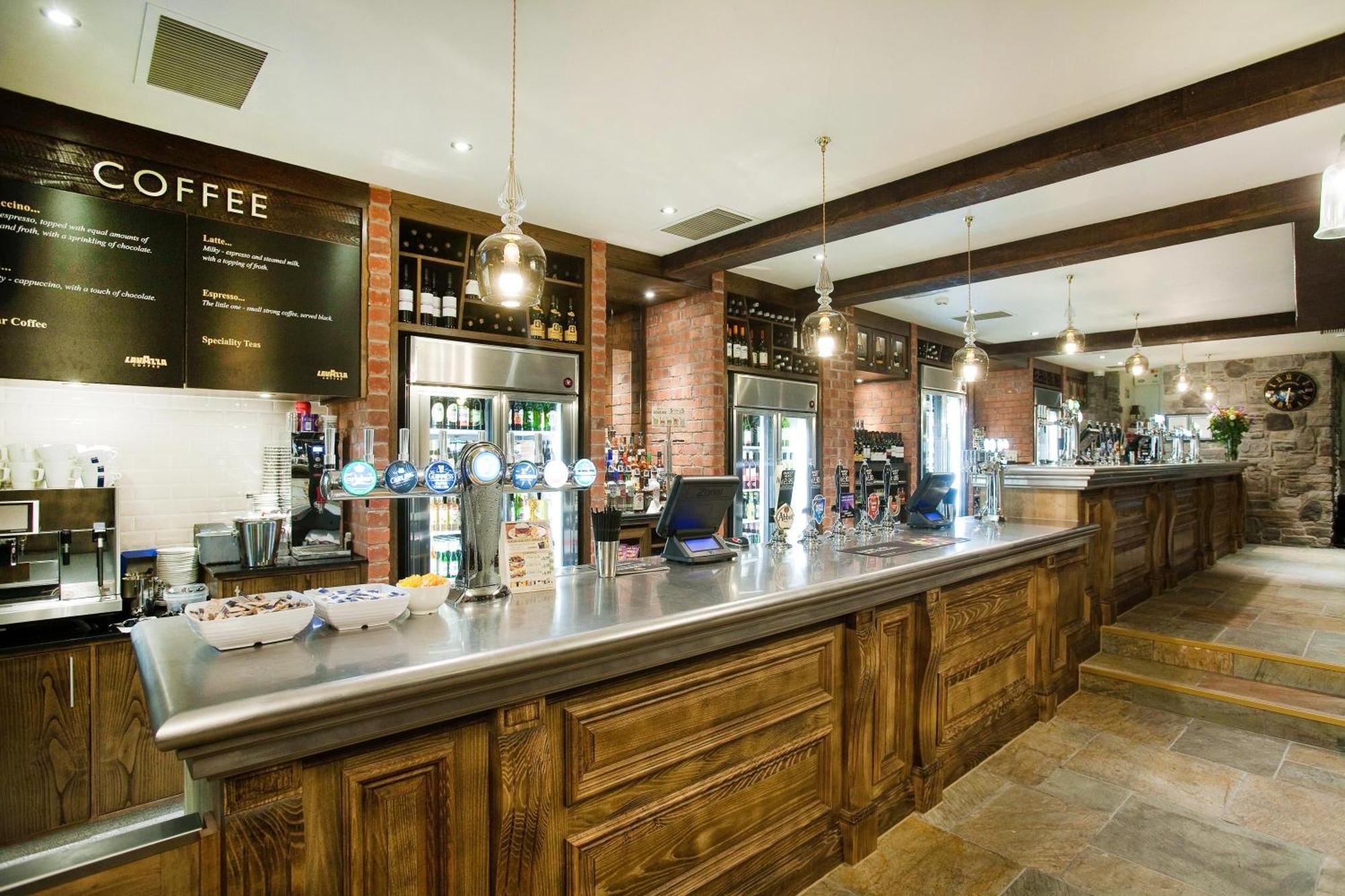The Castle Hotel Wetherspoon Ruthin Buitenkant foto