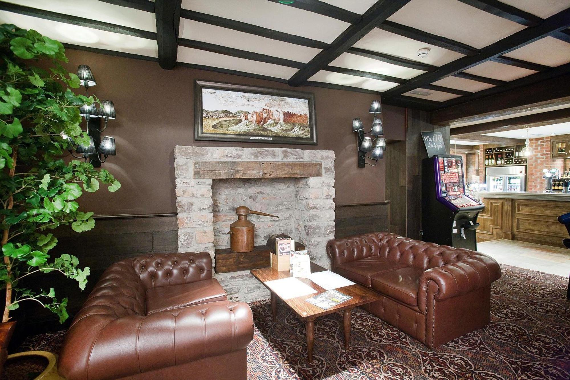 The Castle Hotel Wetherspoon Ruthin Buitenkant foto